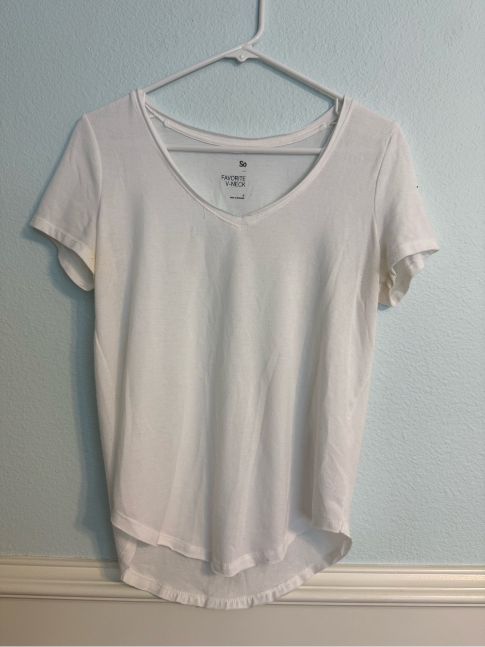 SO White V-Neck Short Sleeve Tee